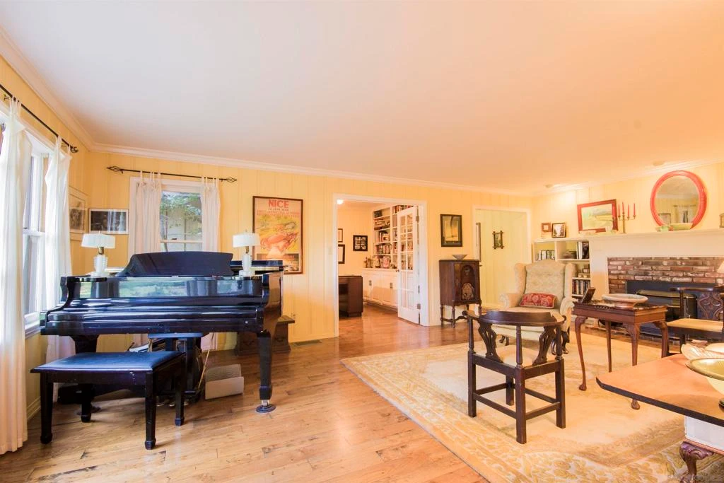 Interior 2