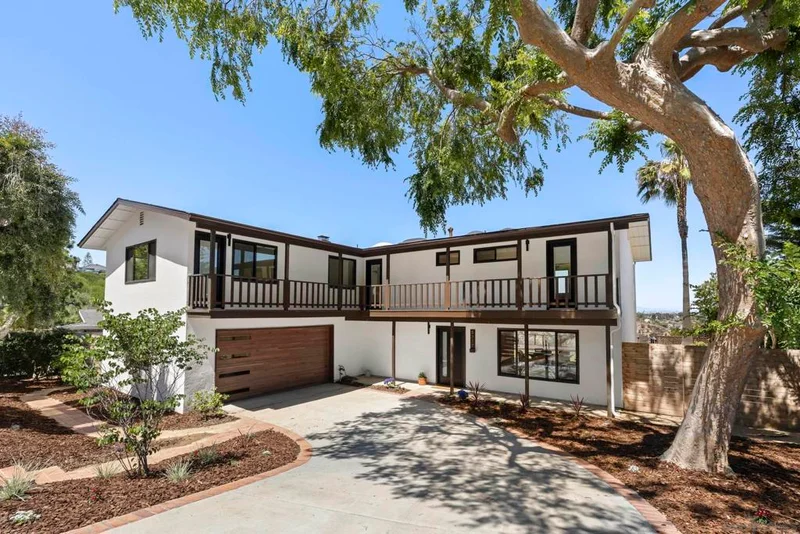 5777 Desert View