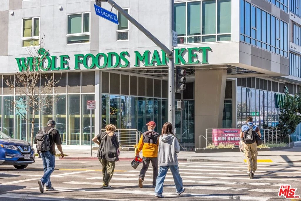 Interior 3