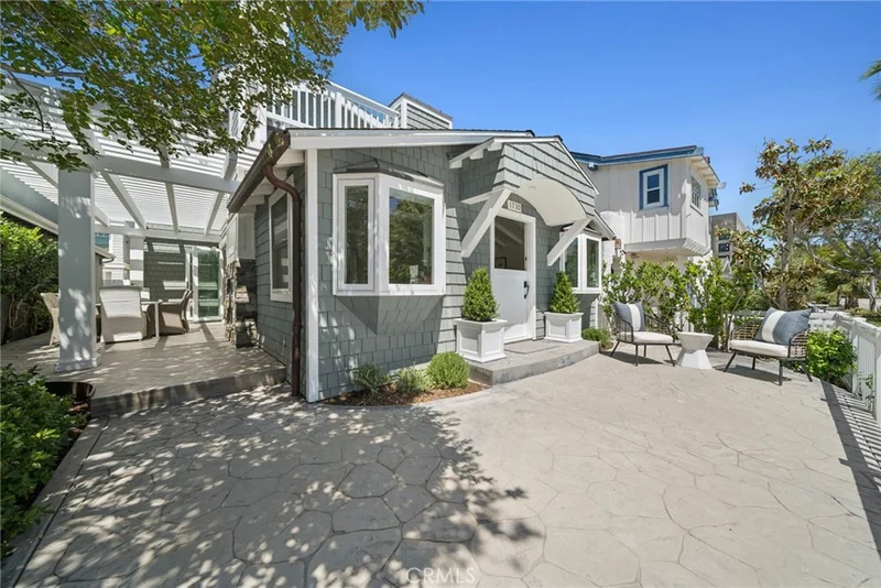 Photo 2 of 1730 E Ocean Boulevard