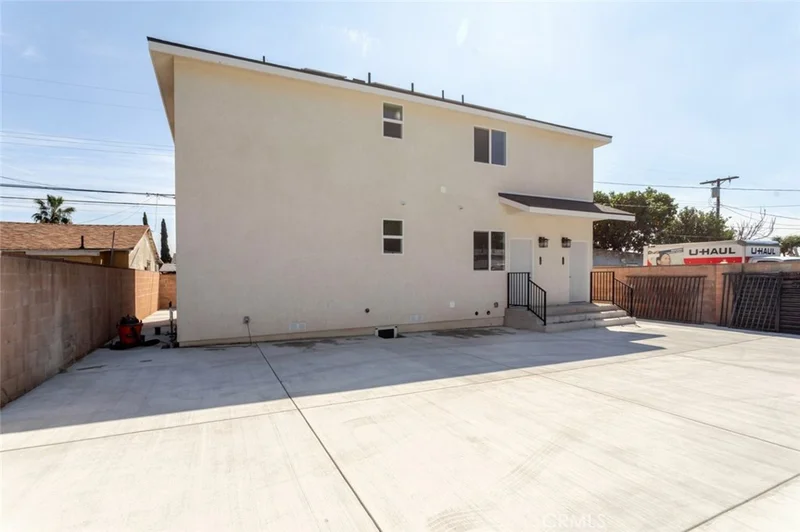 13768 1/2 Judd Street photo 2