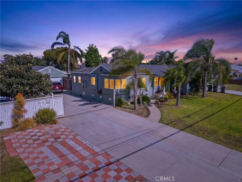 Photo 2 of 14708 S Denker