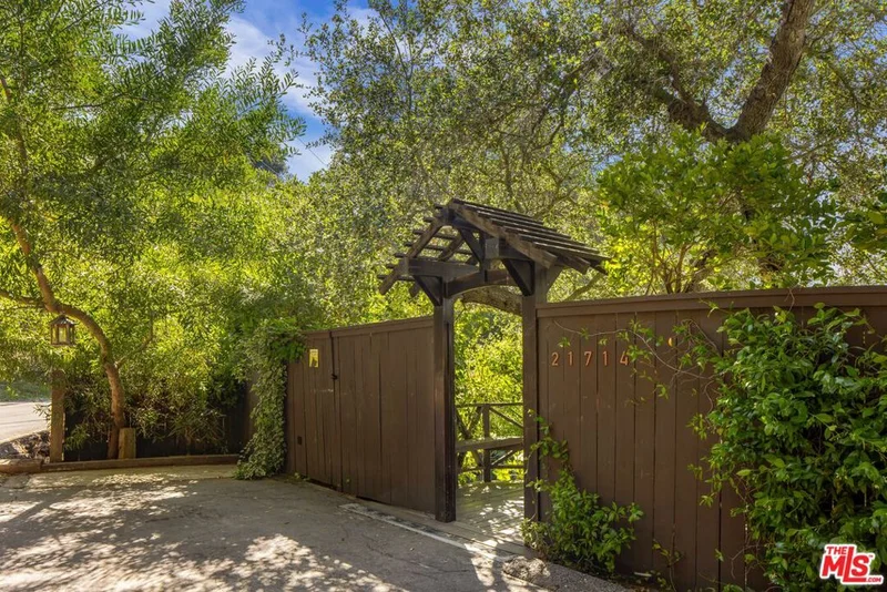 Photo 2 of 21714 Encina Road