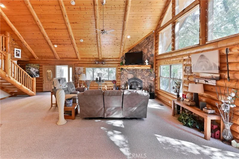 21416 Robin Lane photo 2