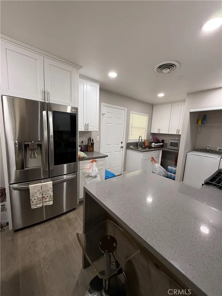 38321 Rosemarie Street photo 2