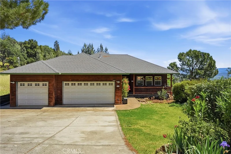 Photo 2 of 17860 Deer Hill
