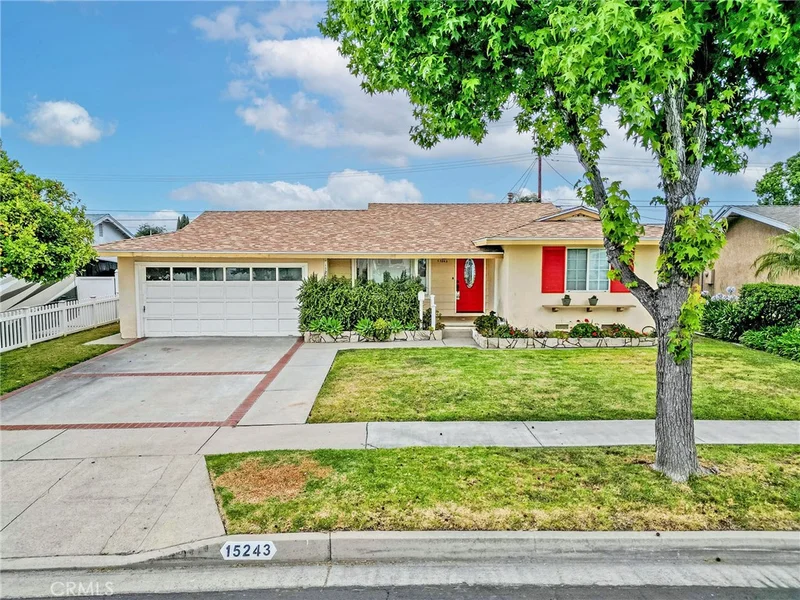 Photo 2 of 15243 Crosswood
