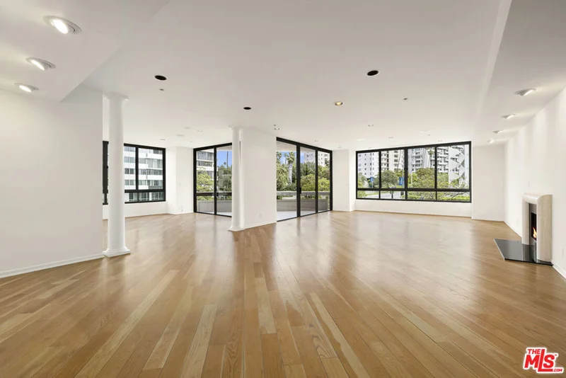 10430 Wilshire Boulevard 202 photo 2