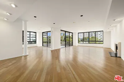 10430 Wilshire Boulevard 202 photo 2