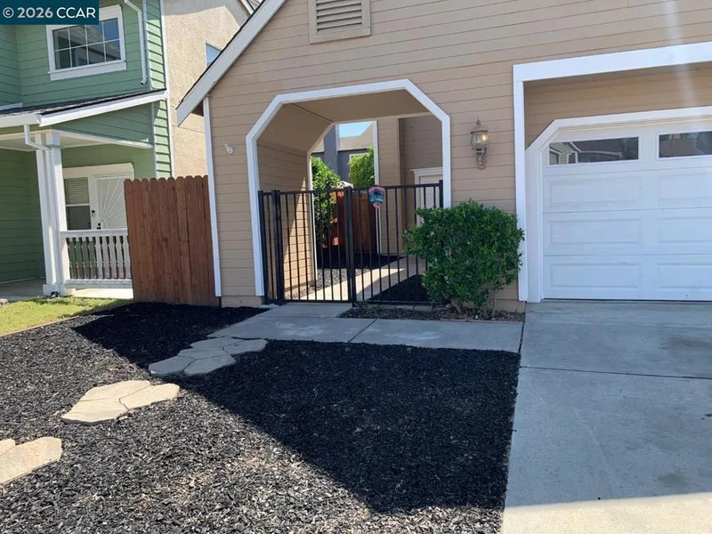 2085 Springbrook Ct photo 2