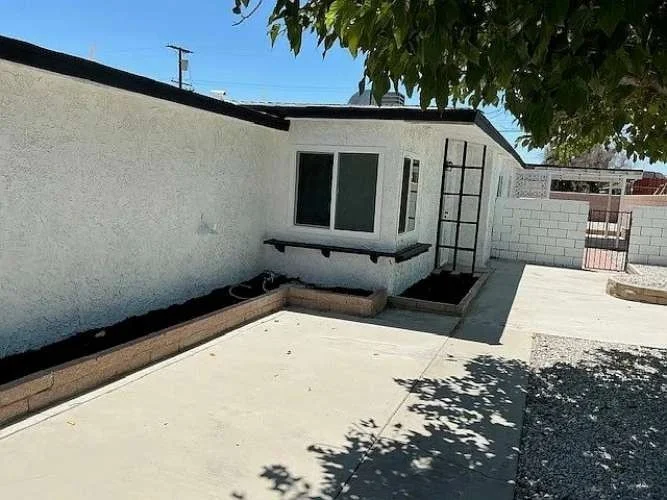 1008 E Elizabeth Street photo 2