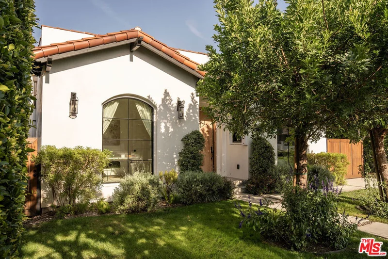 5142 Brynhurst Avenue, Los Angeles, CA 90043