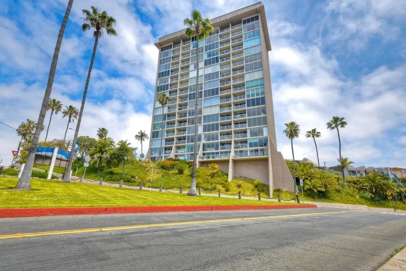 1200 N Harbor photo 2