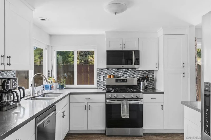10131 Canyonridge, Spring Valley, CA 91977
