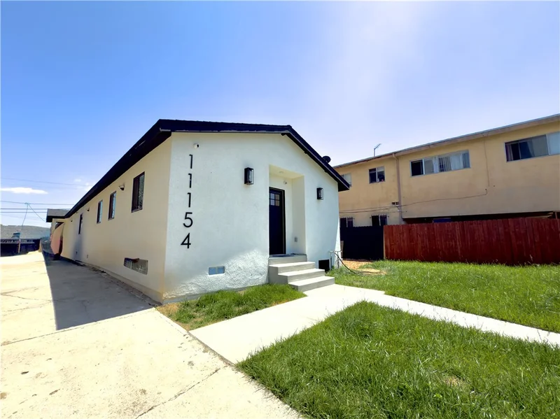 11154 Broadway, Los Angeles, CA 90061