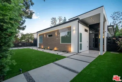 11658 Morrison Street photo 2