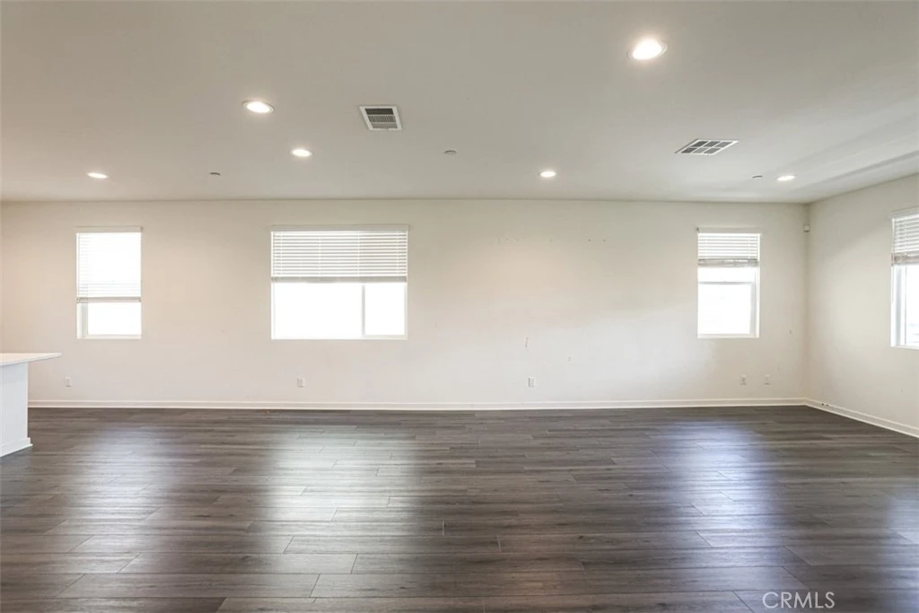 Interior 4