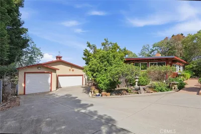 270 Riverview photo 2