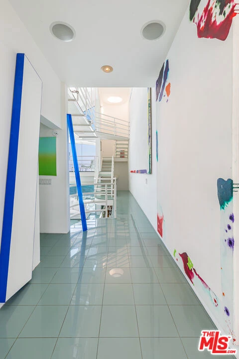 Interior 2