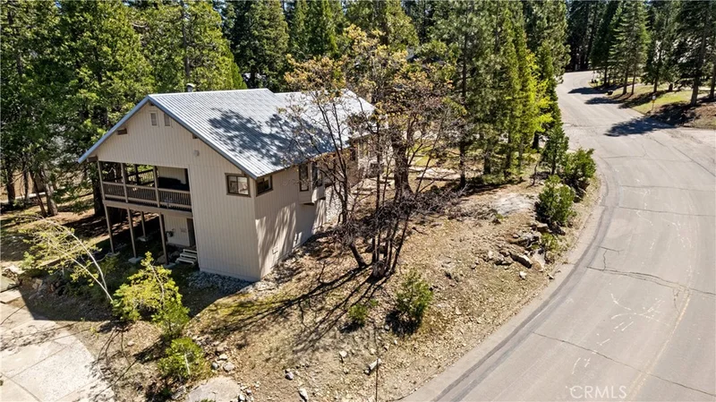 Photo 2 of 40971 Woodridge