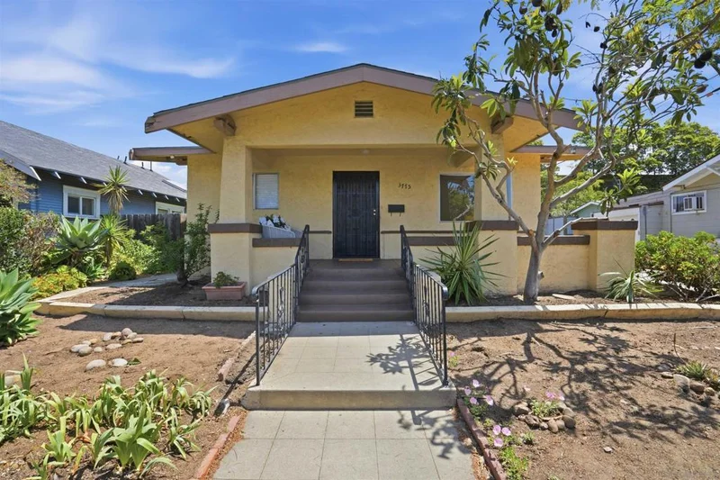 3775 GOLDFINCH STREET