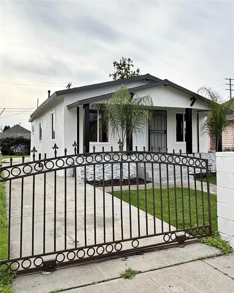 1320 E 48th