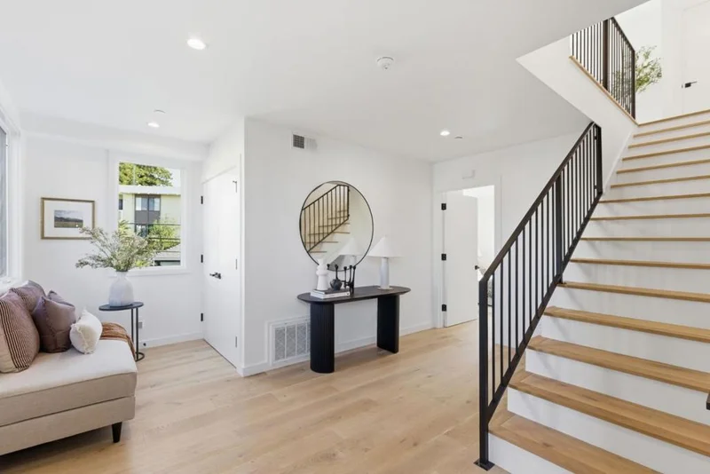 Photo 2 of 1433 Floribunda Avenue 8