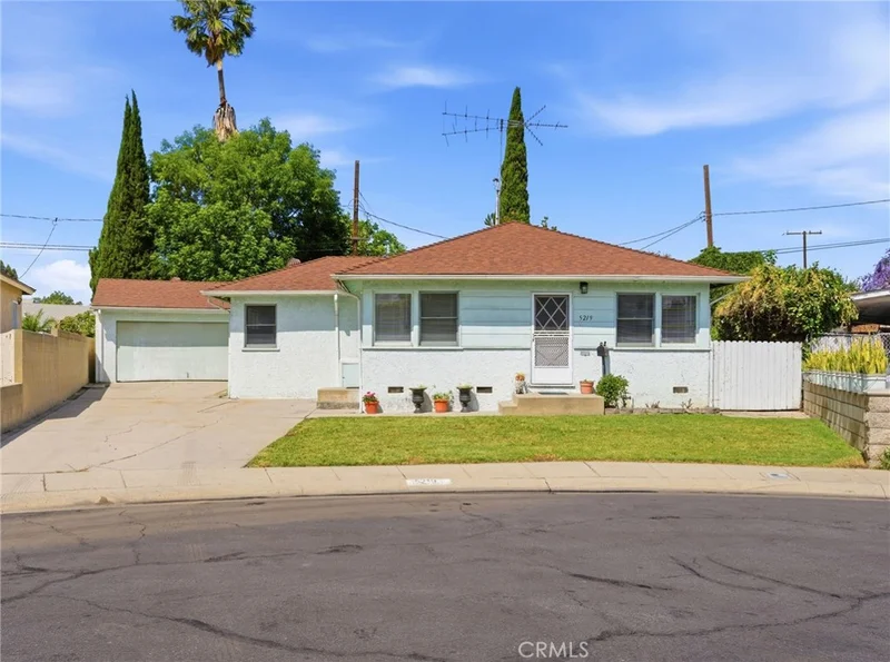 5219 Gundry Avenue, Long Beach, CA 90805