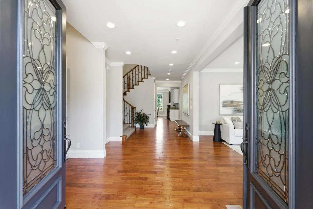 Interior 2