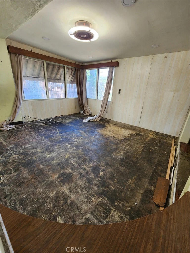 Interior 4