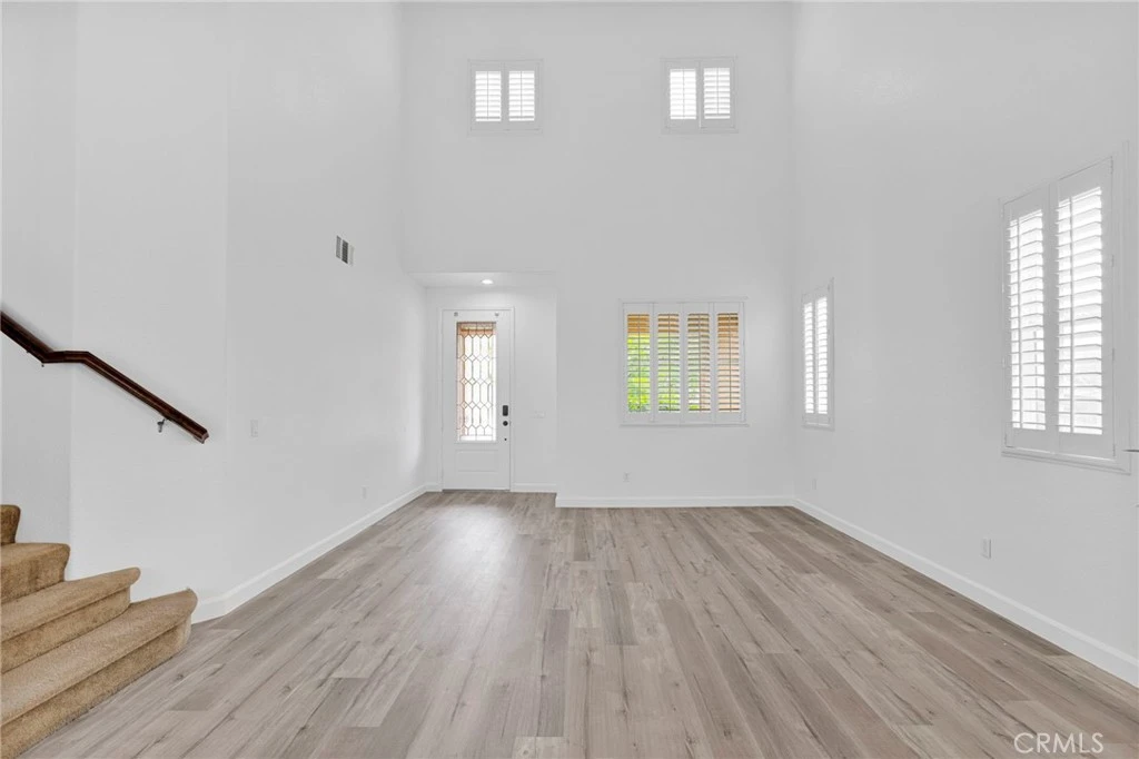 Interior 3