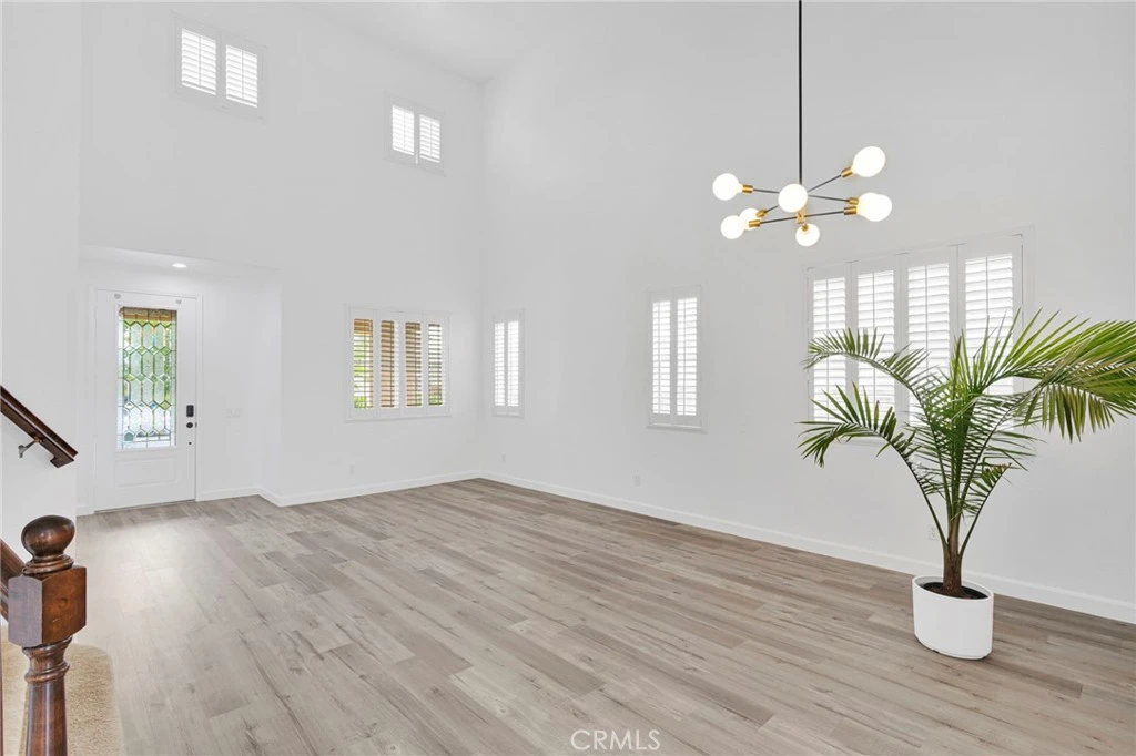 Interior 4