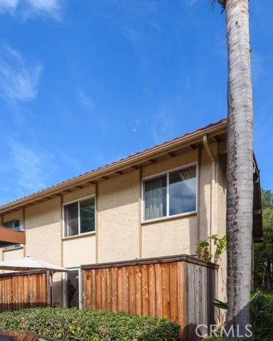 7386 Calle Real 17, Goleta, CA 93117