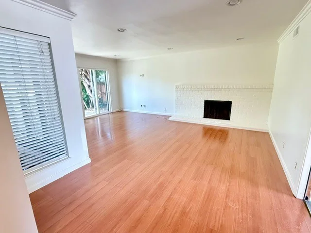 Photo 2 of 25495 Seaver