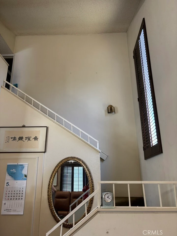 Interior 4