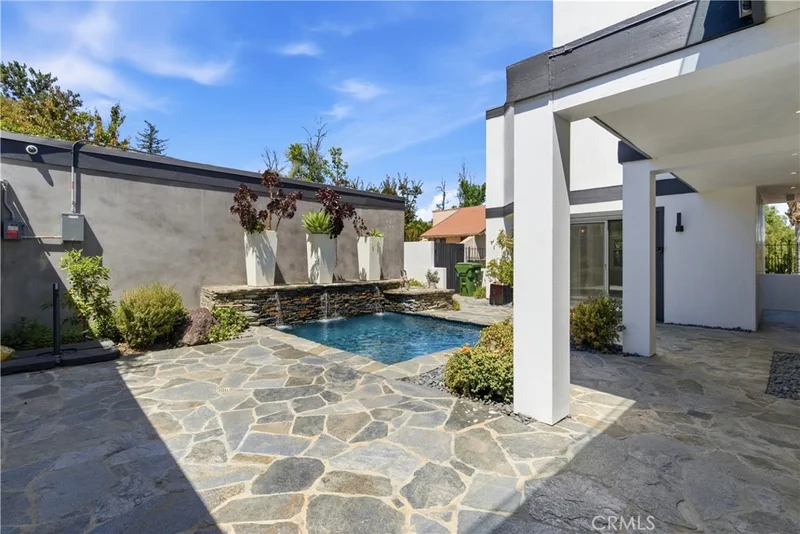 4520 Park Cordero photo 2