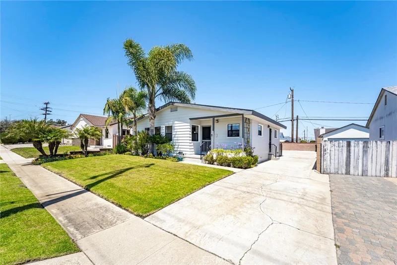 Photo 2 of 5209 Sepulveda