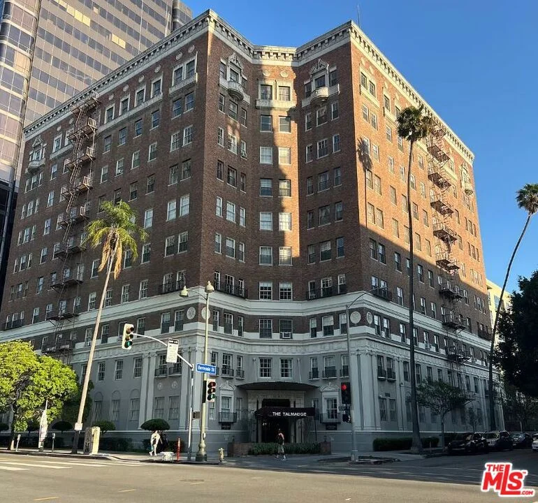 3278 Wilshire Boulevard 401 photo 2