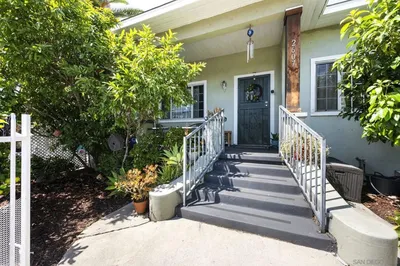 2607 Darwin photo 2