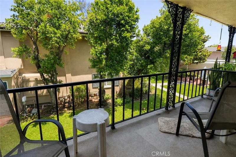 660 S Glassell 100 photo 2