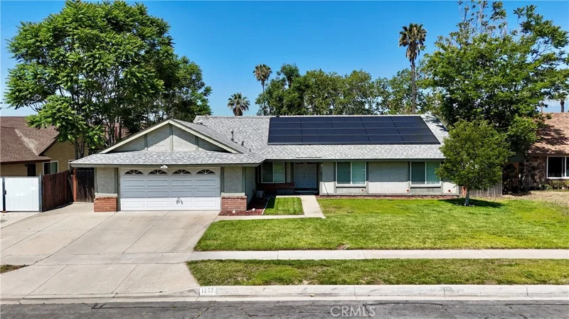1252 N Mulberry Ave, Rialto, CA 92376