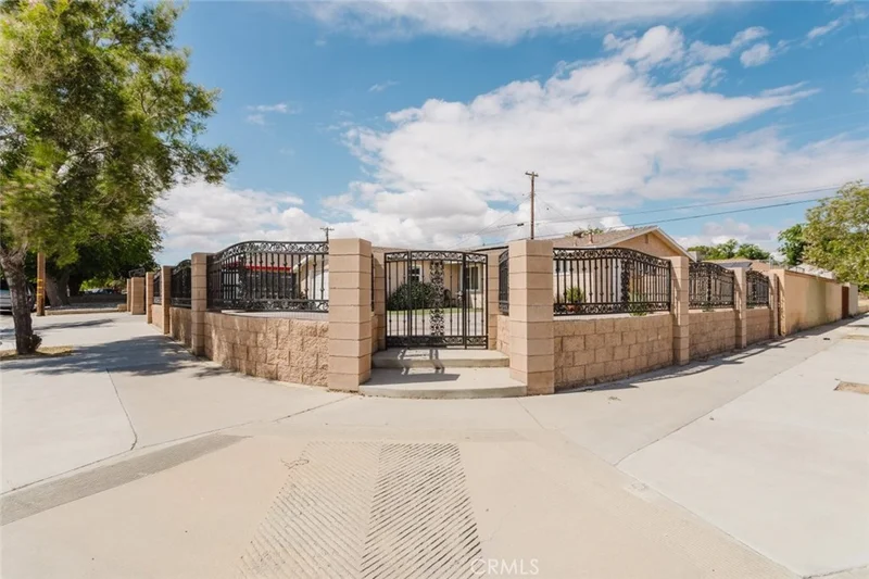 45437 Andale Avenue photo 2