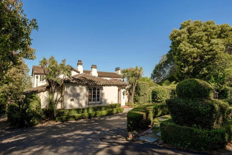 420 El Arroyo Road, Hillsborough, CA 94010