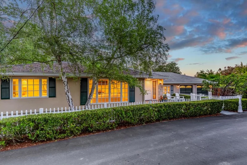 Photo 2 of 103 Toyon Court