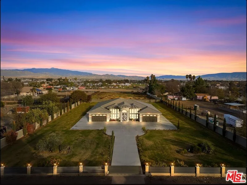 613 S Sterling Road, Bakersfield, CA 93307