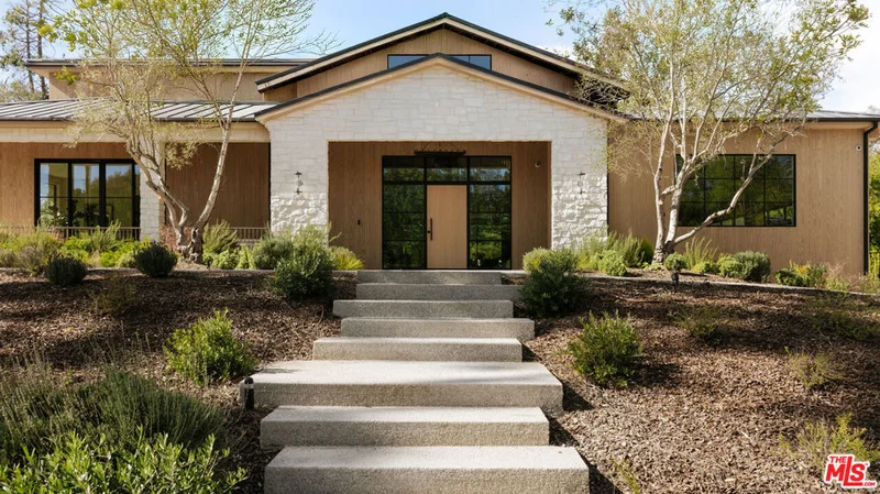 5287 Round Meadow Road photo 2