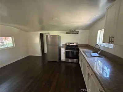 22951 Redwood photo 2