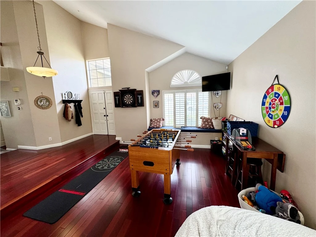 Interior 4