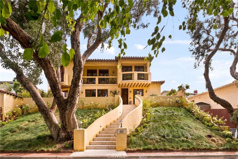 Photo 2 of 664 Calle Miramar