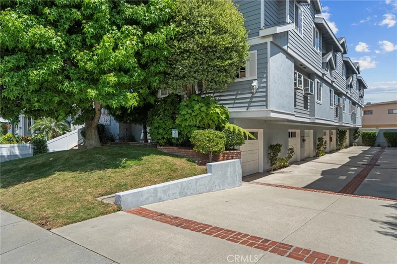 Photo 2 of 1528 Marcelina Avenue B